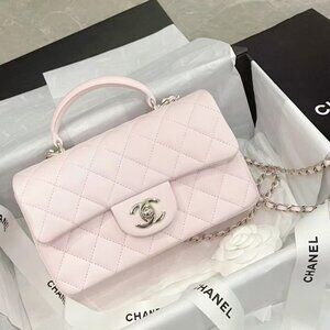 Classic CHANEL Bag: A Stylish and Versatile Choice for Elegance